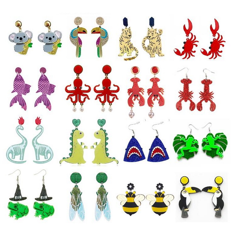 custom acrylicy earring design display